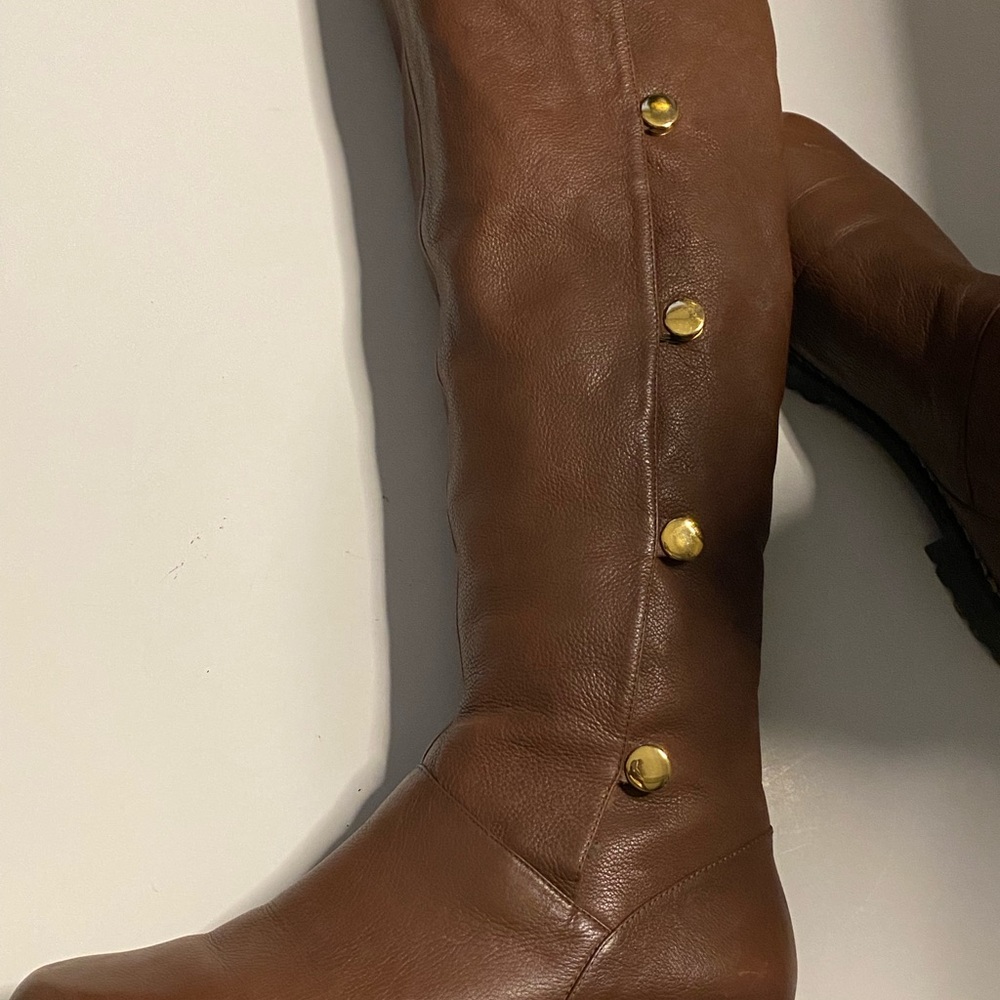 Boots - Picture 4 of 5